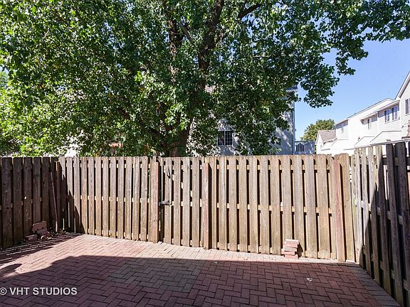 3rd image of 13 Fernwood Dr #13U
