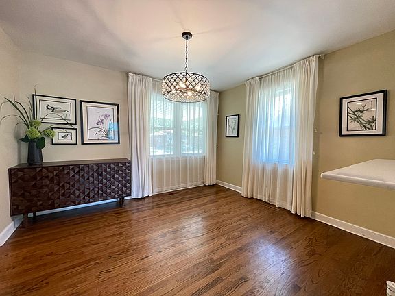 4th image of 2332 Belleview Ave