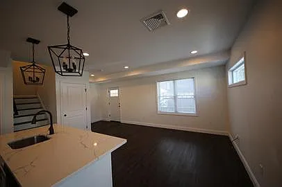 4 bed, 3177 sqft, $1,250 — Photo 3