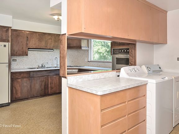 5th image of 25164 W Tamarack Dr