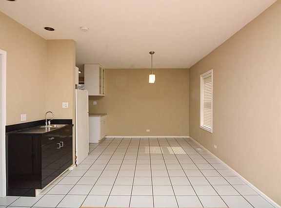 5th image of 4307 N Paulina St Unit Ch