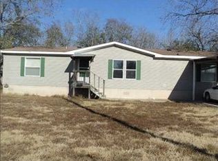 1004 W 3rd St, Taylor, TX 76574