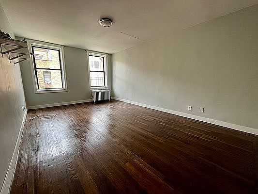 4th image of 140-70 Ash Ave #501