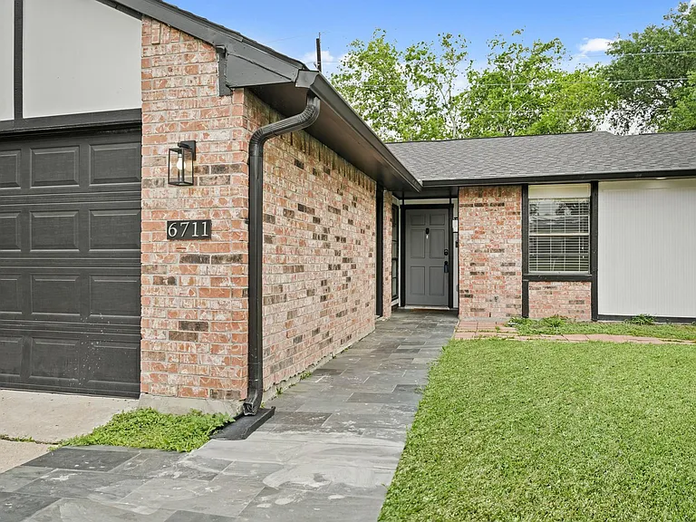 6711 Pickett Dr — Photo 31