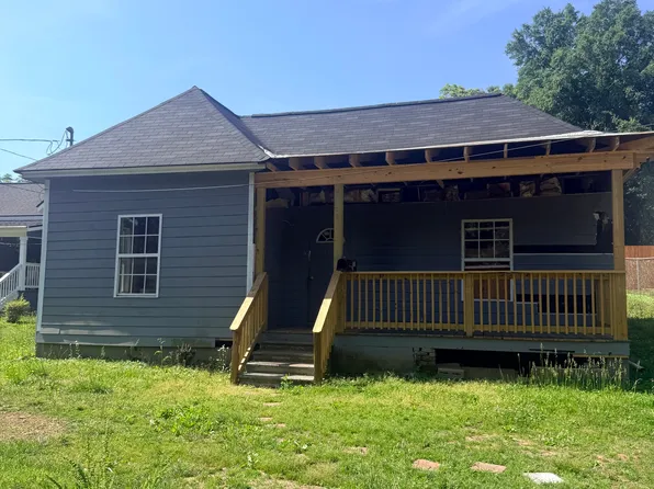27 Reynolds St, Newnan, GA 30263
