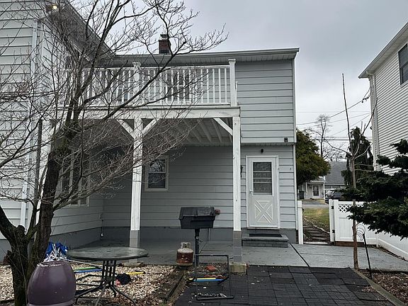 4th image of 182 Bloomfield Ave