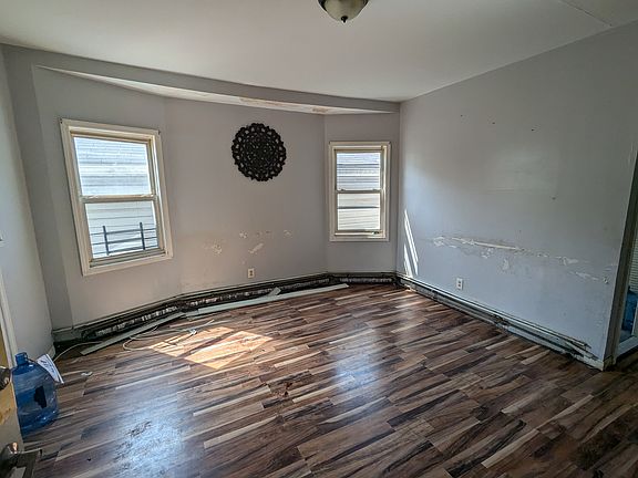 4th image of 145 Johnson Ave #2-B