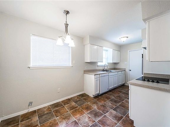 4th image of 3008 Esters Ct