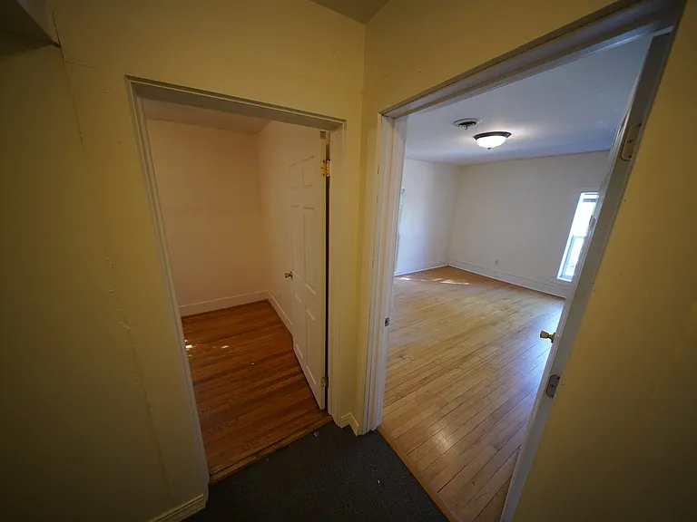 615 S Dewey St — Photo 14