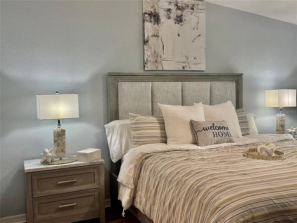 2 bed, 2.0 bath, 1366 sqft, $4,000 — Photo 4