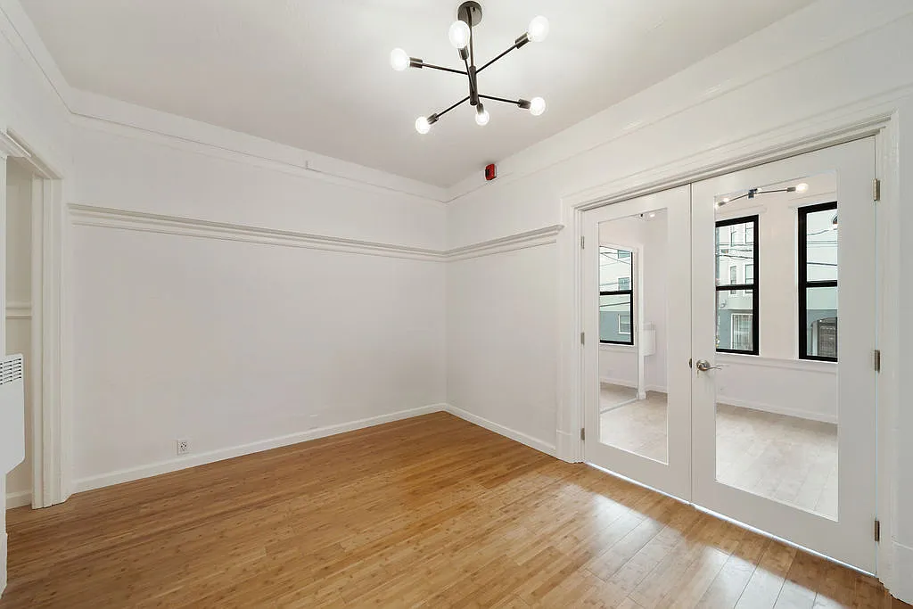 1290 Jackson St — Photo 2