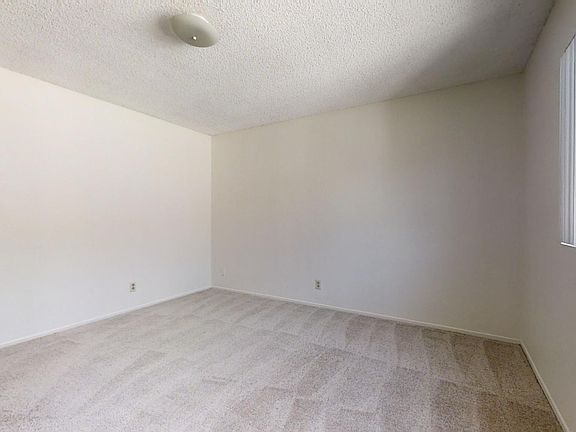 5th image of 241 E Anaheim St #5