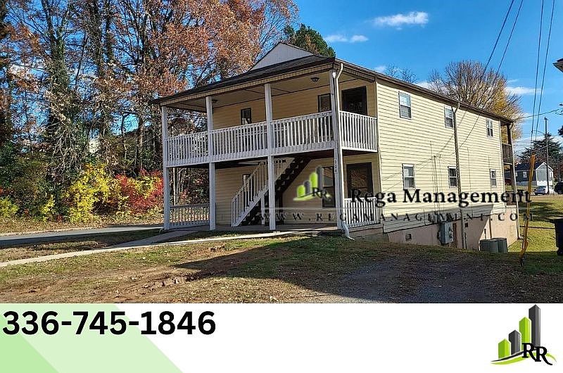 Welcome to 902 Pittsburg Ave
2nd Floor Unit available
3 Bedroom / 2 Full Bath
Washer and Dryer hookups
Front and back porch/deck!
CALL TODAY