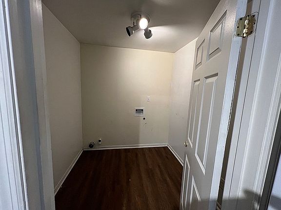4th image of 407 Heritage Pl