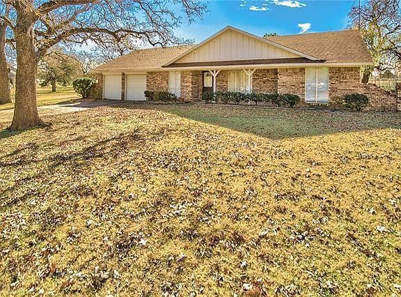 3rd image of 1629 Royalwood Cir