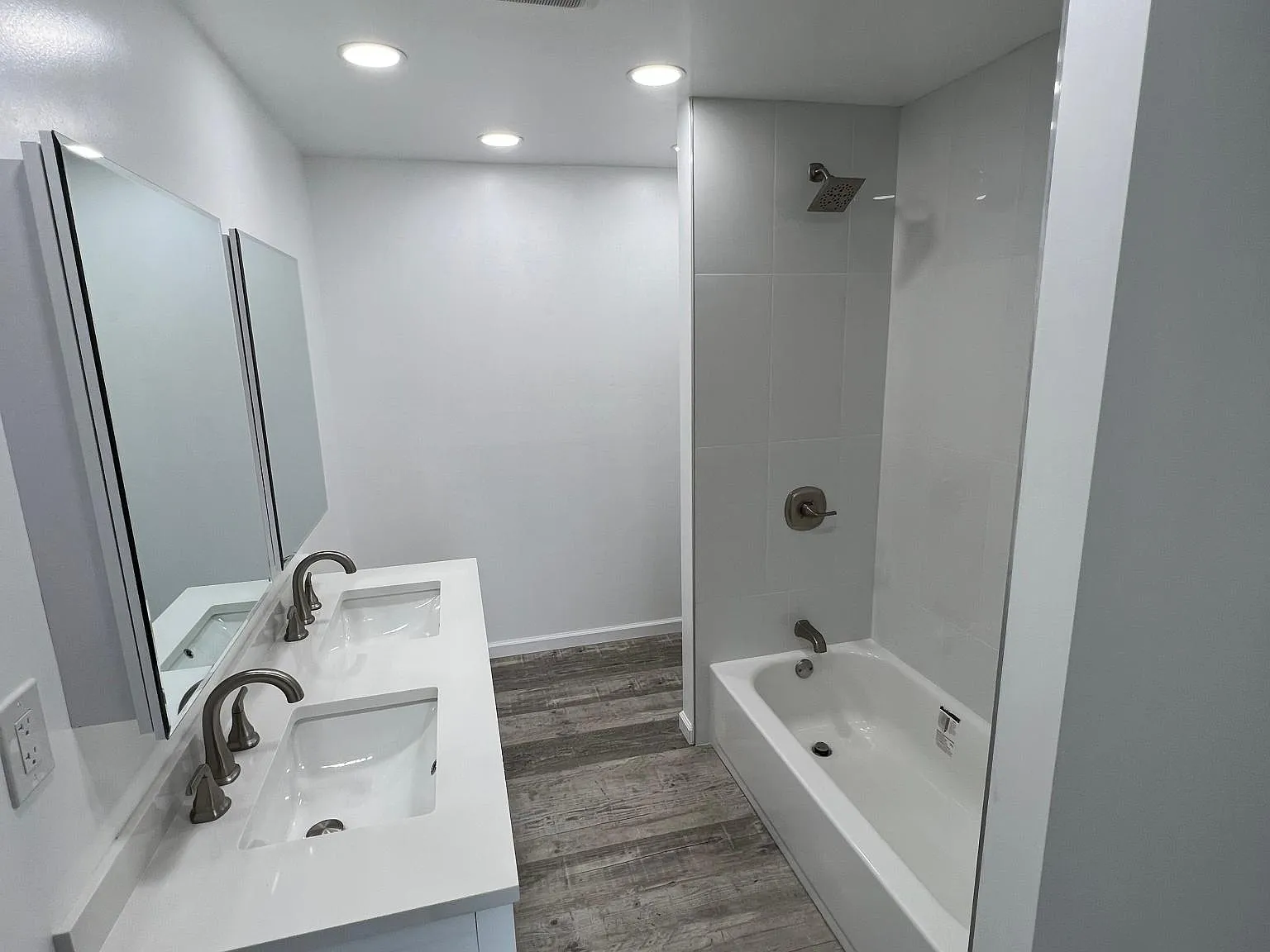 2 bed, 1.5 bath, 950 sqft, $1,600 — Photo 4