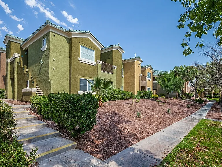 Durango Canyon Apartments — Photo 17
