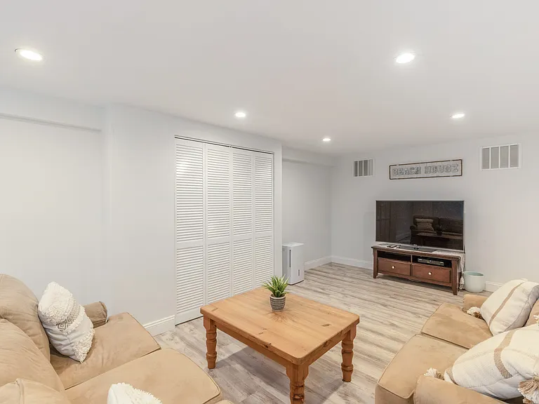 160 David Whites Ln — Photo 14