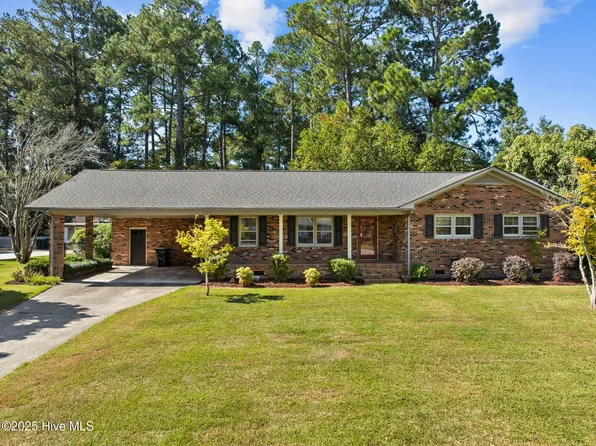 3218 N North Waverly Street, Farmville, NC 27828