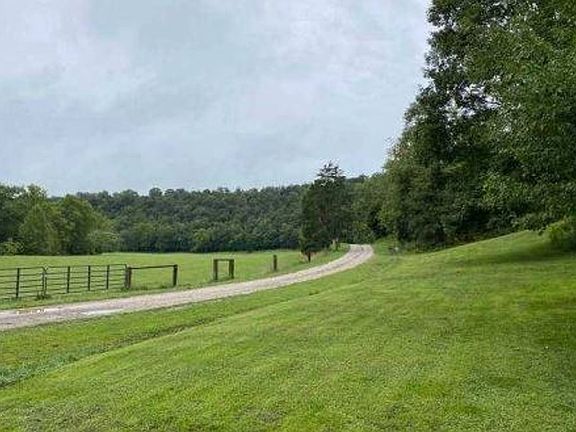 Exterior Neighborhood (street photo)