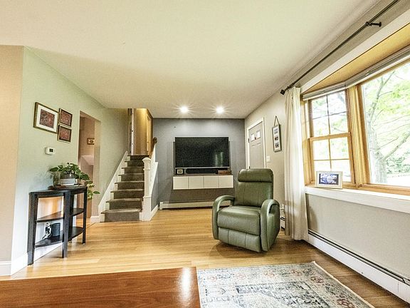 4th image of 32 Logwood Circle