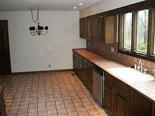 2nd image of 4817 Tazewell Pike