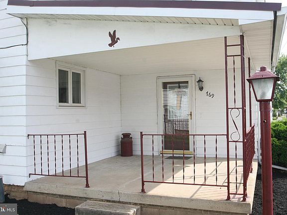 2nd image of 769 Ashman St