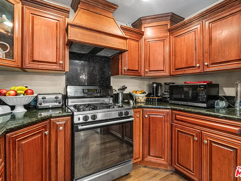 19421 Hallmark Ln — Photo 9