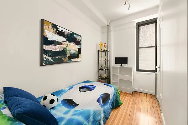 Sold by Compass | media 23