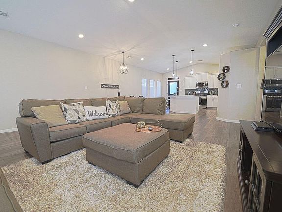 3rd image of 2476 Zenith Ln Unit B