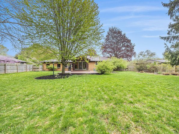521 Oakleigh Rd NW, Grand Rapids, MI 49504