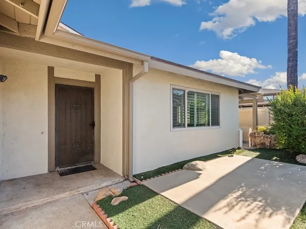 937 Pinyon Ct, Ontario, CA 91762