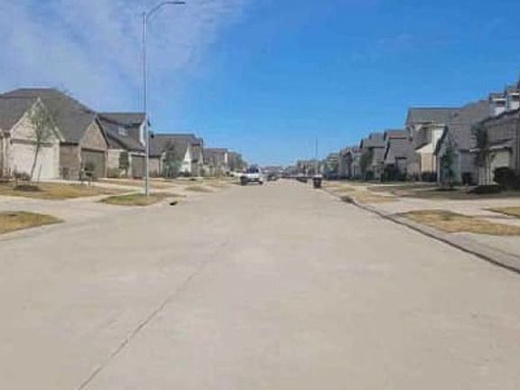 Exterior Neighborhood (street photo)
