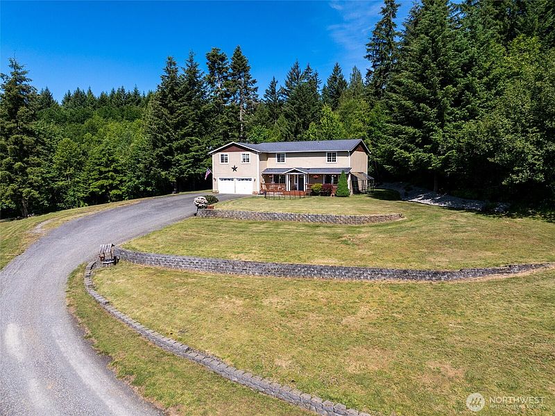 3rd image of 465 33 Sargent Road