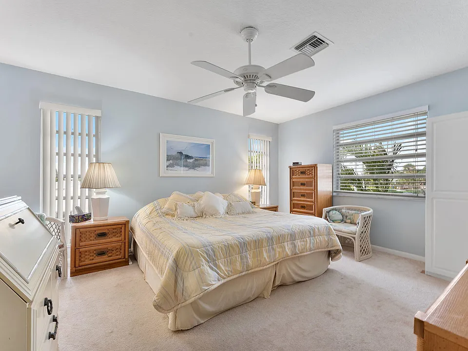 2401 Del Aire Blvd #201