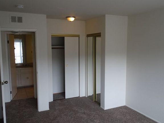 4th image of 130 Eastburn Ct APT 4