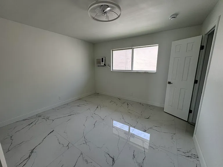 1814 E Oakland Park Blvd #50 — Photo 8