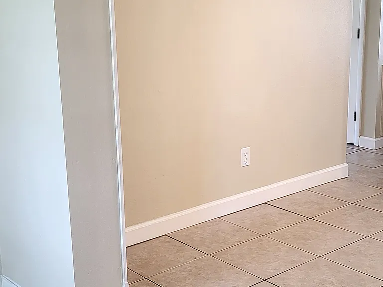 1480 Queen Anne Dr — Photo 12