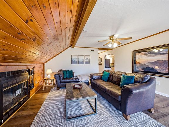 4th image of 1837 Laurel Valley Way
