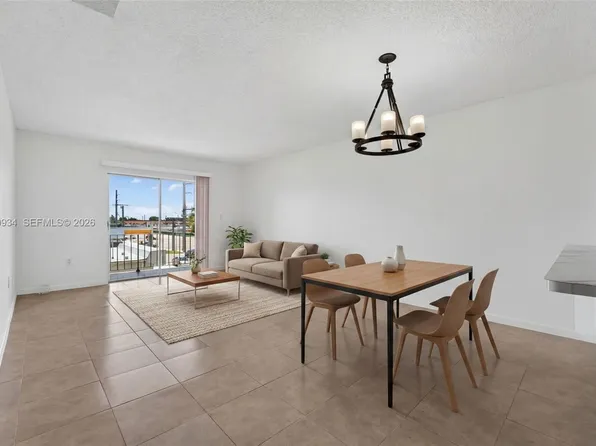 6780 W 2nd Ct, Hialeah, FL