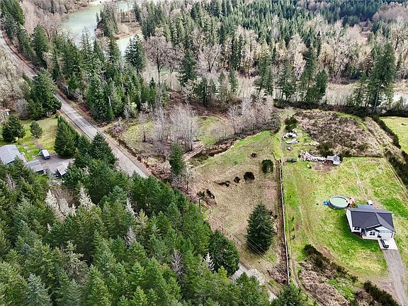 4th image of 2126 Spencer Road