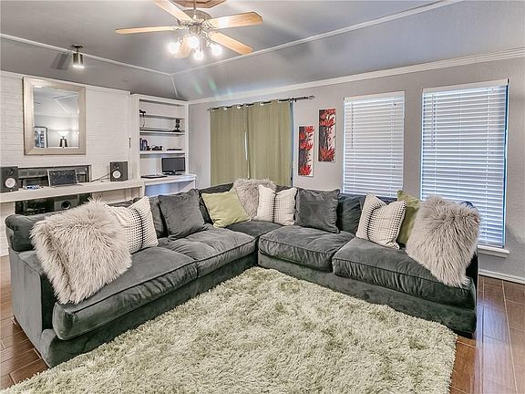 5th image of 1133 SW 100th St