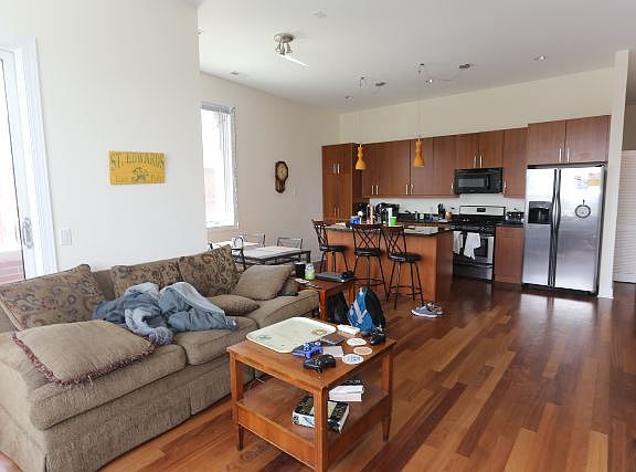 4th image of 1354 W Augusta Blvd #203