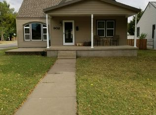 902 S Grand Ave, Lyons, KS 67554
