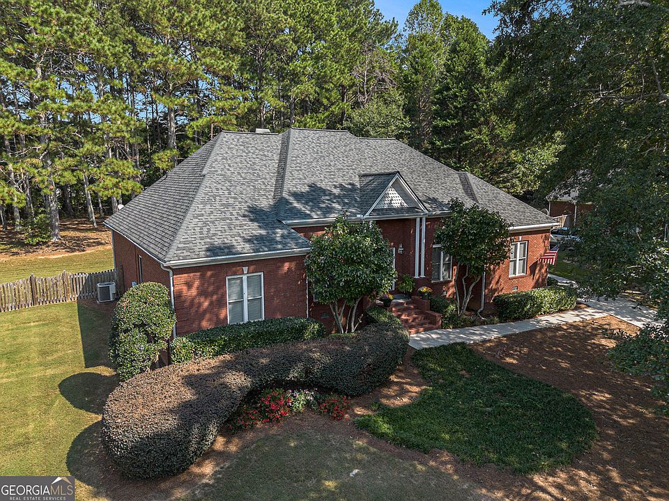 1st image of 615 Wellington Dr