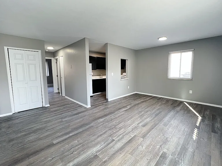 Twin Gables Apartments — Photo 56