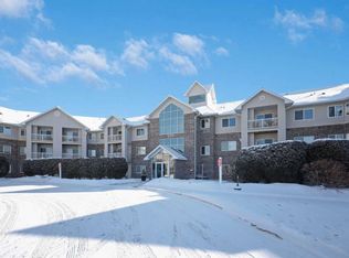 1321 Lake Dr W APT 309, Chanhassen, MN 55317