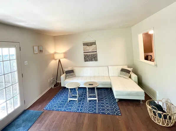 2413 Mission Hill Dr, Austin, TX 78741