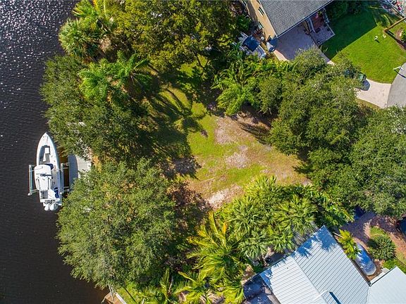 3rd image of 1600 SW Egret Way
