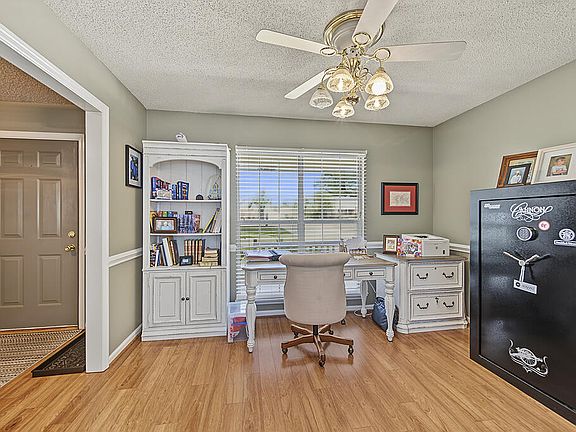 3rd image of 172 Water Oak Dr
